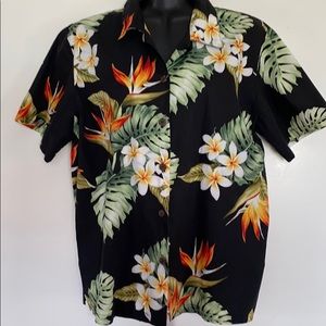 Women’s button up Hawaiian luau shirt
